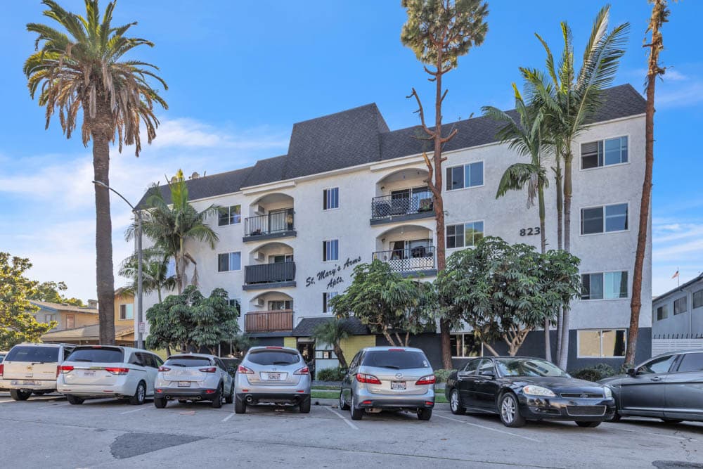 Linden Apartments - Image 1