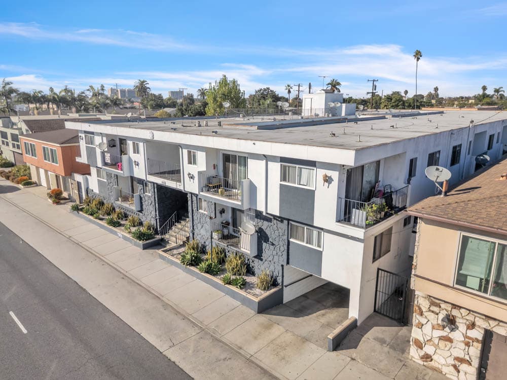 Royal Villas Apartments - Image 1