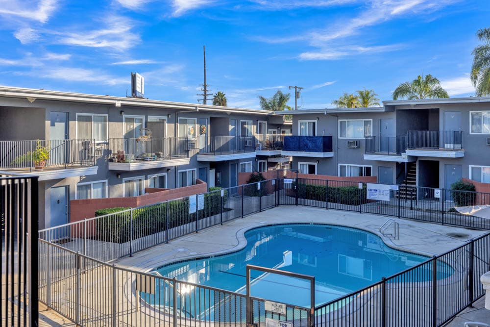 Sand Piper Apartments - Image 1