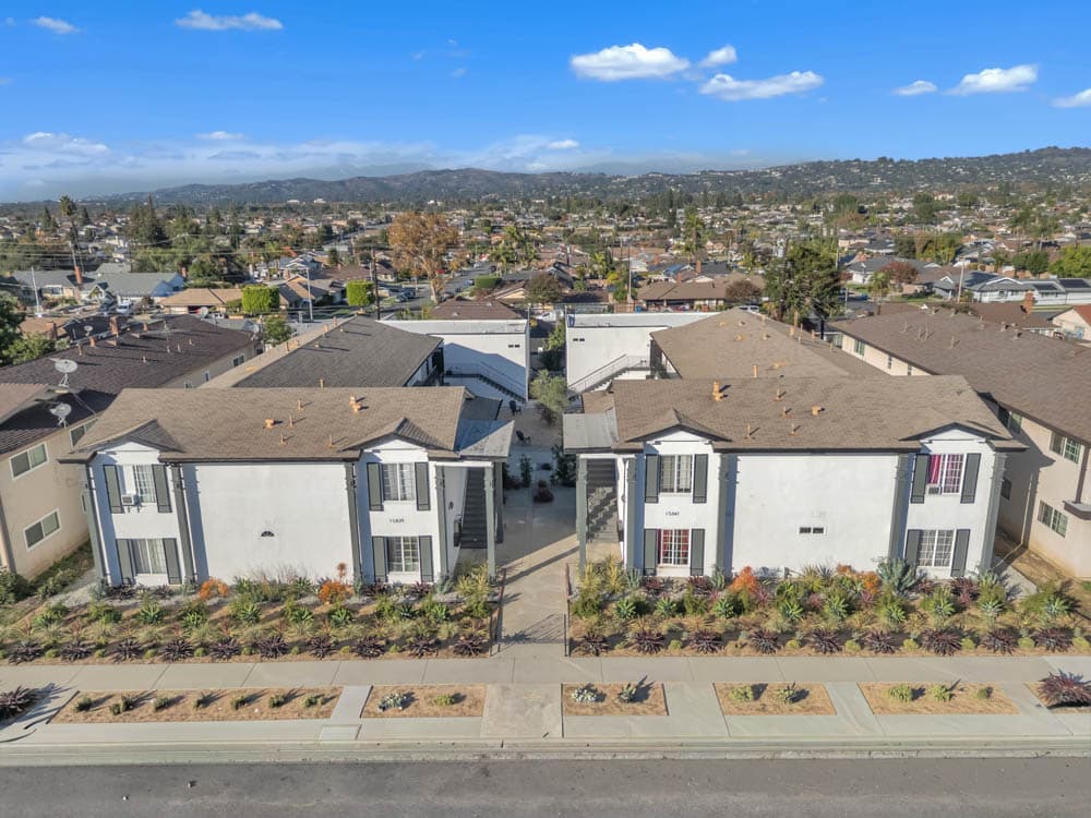 Landmark Drive Apartments - Image 1